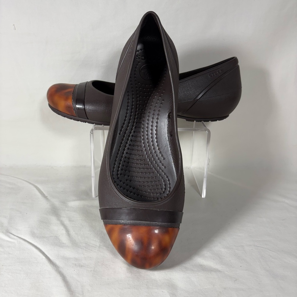 CROCS Brown With Tortoise Shell Toe Cap Slip On Women's Flats Size 9